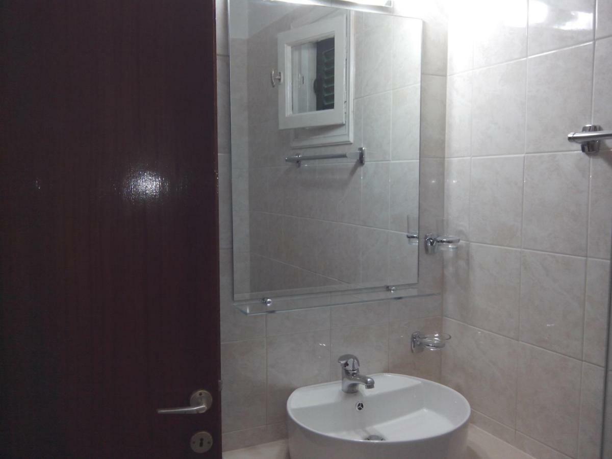 Alex Apartments Roda  Exterior foto